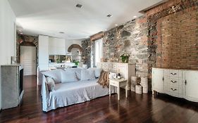 Stunning Central Como Apt By Joivy